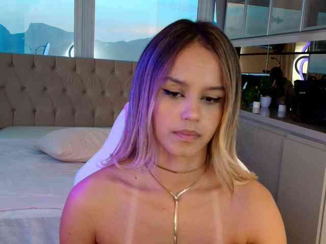 StacyTylerr webcam