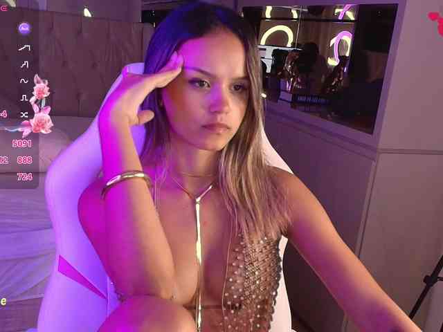 StacyTylerr webcam