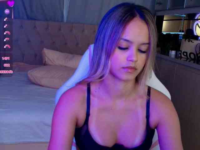 StacyTylerr webcam