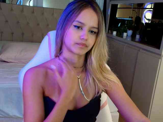 StacyTylerr webcam