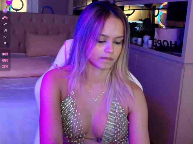 StacyTylerr webcam