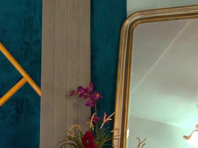 BrunetteBombix webcam