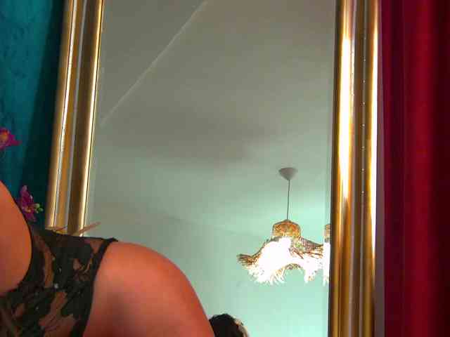 BrunetteBombix webcam