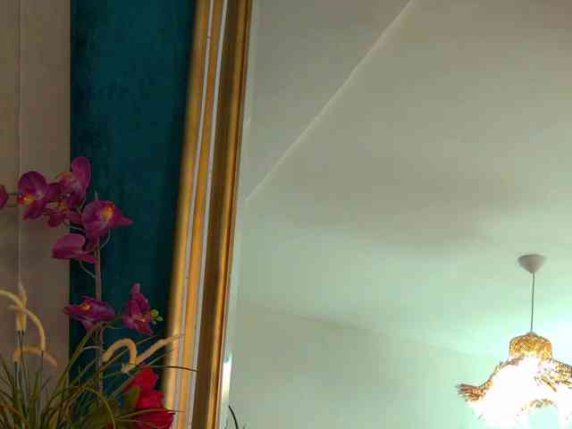 BrunetteBombix webcam