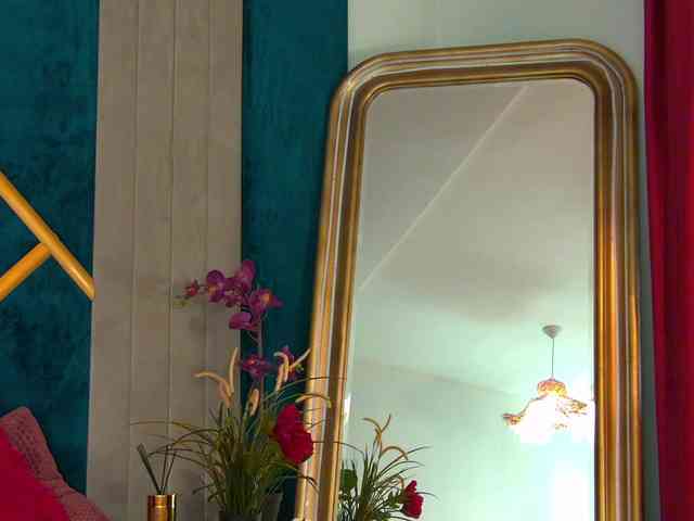 BrunetteBombix webcam