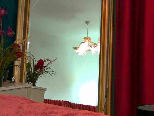 BrunetteBombix webcam