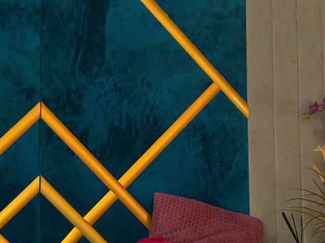 BrunetteBombix webcam