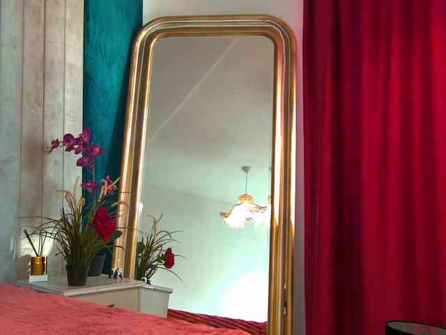 BrunetteBombix webcam