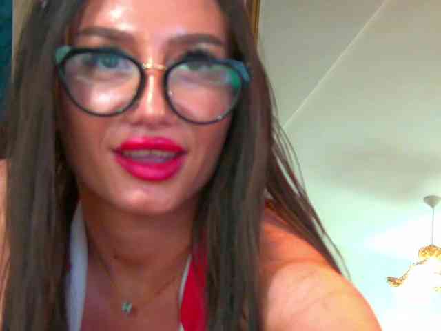 BrunetteBombix webcam