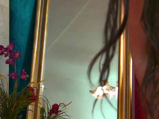 BrunetteBombix webcam