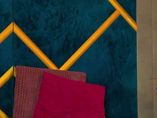 BrunetteBombix webcam