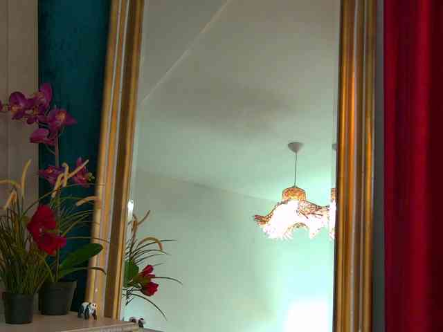 BrunetteBombix webcam