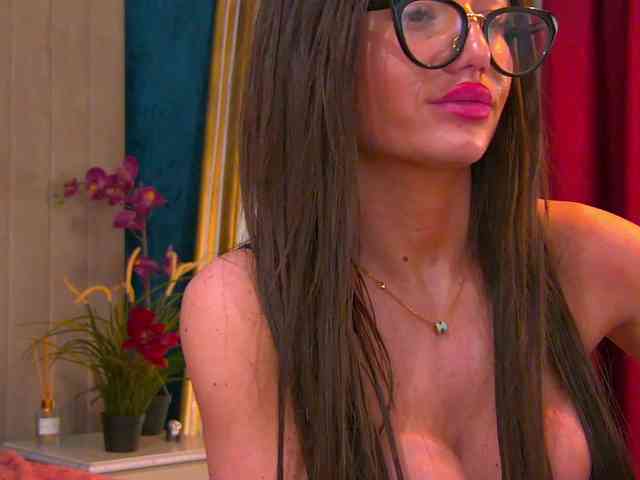 BrunetteBombix BrunetteBombix