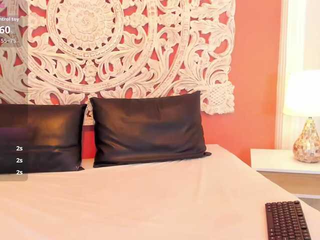 le modèle BiancaRoyalle est en webcam porno dans un show sur le site bongacams, il possède les tags suivants: Latino/Hispanic,Redhead,Shaved