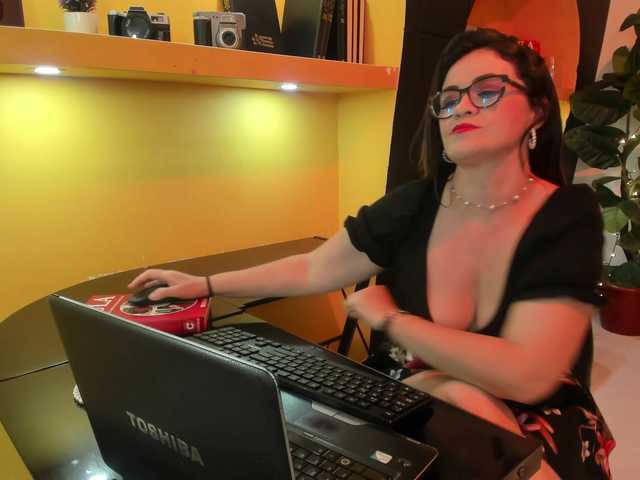 BiancaRoyalle's BongaCams show and profile