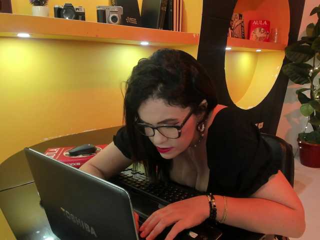 BiancaRoyalle's BongaCams show and profile