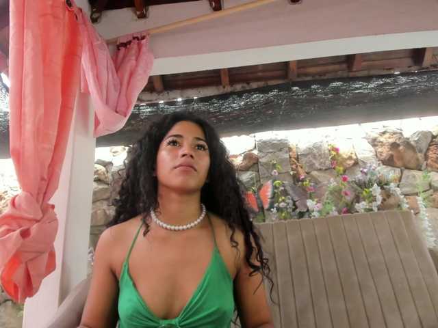 NadiaKarim live cam on BongaCams
