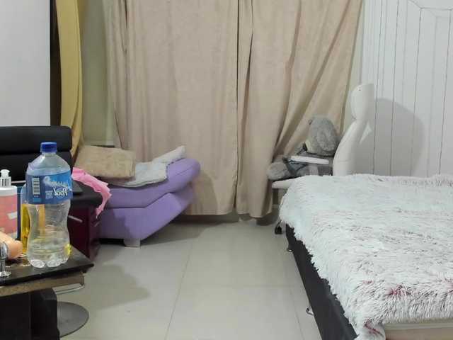 NadiaKarim live cam on BongaCams