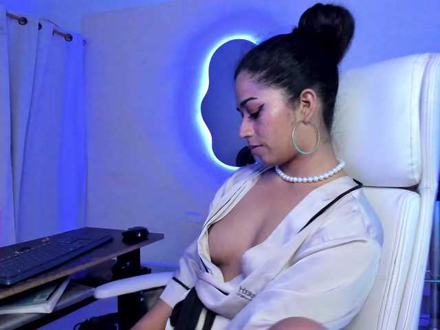 NadiaKarim live cam on BongaCams
