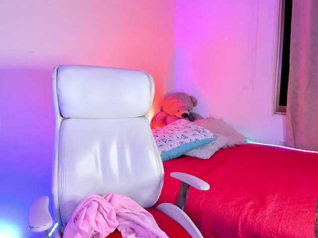 NadiaKarim live cam on BongaCams