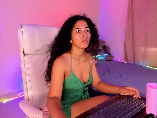 NadiaKarim live cam on BongaCams