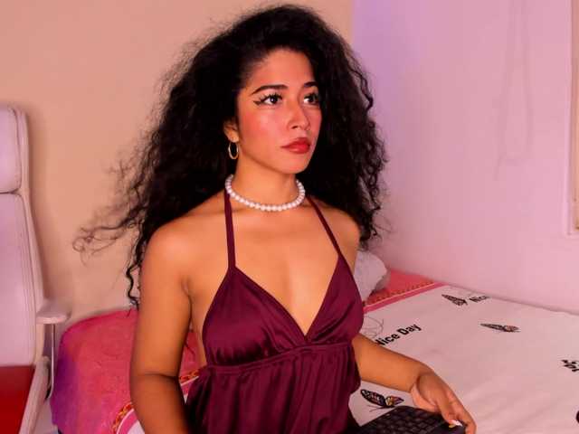 NadiaKarim live cam on BongaCams