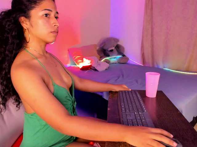 NadiaKarim live cam on BongaCams