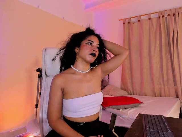 NadiaKarim live cam on BongaCams