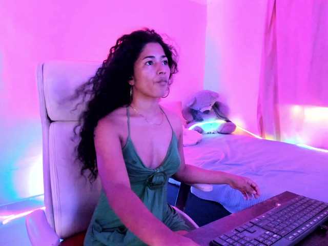 NadiaKarim live cam on BongaCams