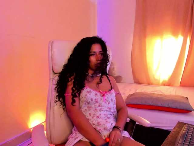NadiaKarim live cam on BongaCams