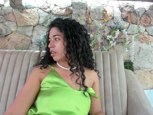 NadiaKarim live cam on BongaCams