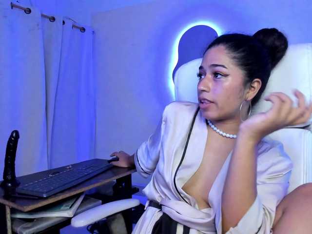 NadiaKarim live cam on BongaCams