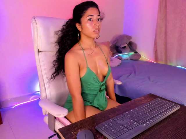 NadiaKarim live cam on BongaCams