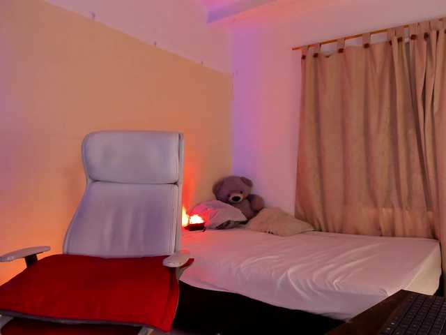 NadiaKarim live cam on BongaCams