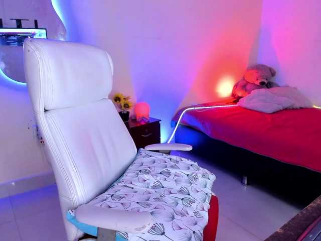 NadiaKarim live cam on BongaCams