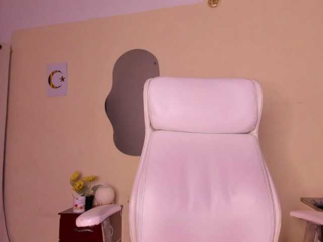 NadiaKarim live cam on BongaCams