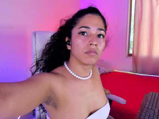 NadiaKarim live cam on BongaCams