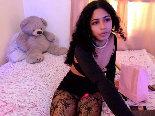 NadiaKarim live cam on BongaCams