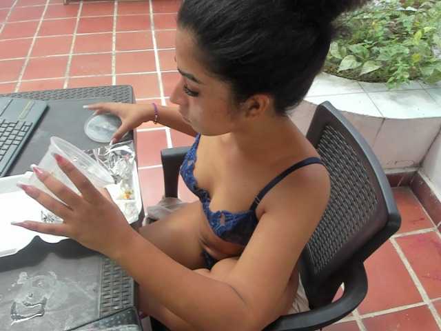 NadiaKarim live cam on BongaCams