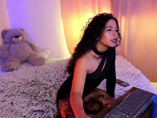NadiaKarim live cam on BongaCams