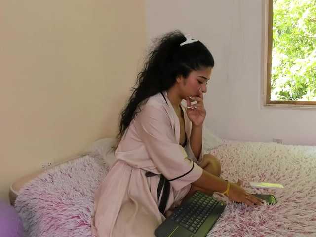 NadiaKarim live cam on BongaCams