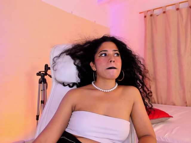 NadiaKarim live cam on BongaCams