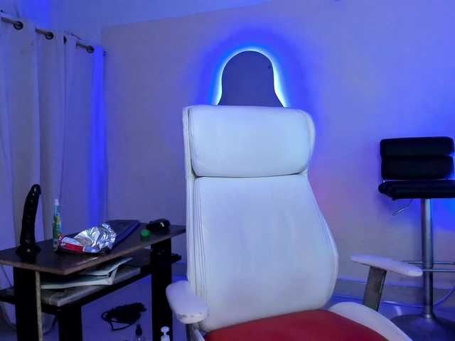 NadiaKarim live cam on BongaCams