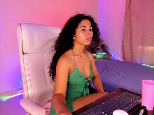 NadiaKarim live webcam show