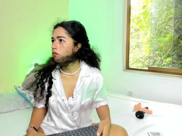 NadiaKarim live cam on BongaCams