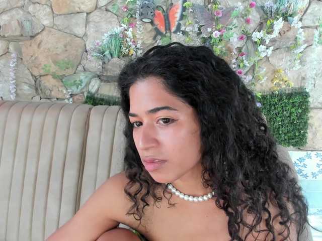 NadiaKarim live cam on BongaCams