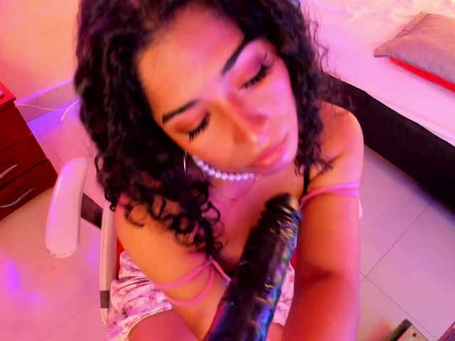 NadiaKarim live webcam show