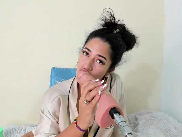 NadiaKarim live cam on BongaCams