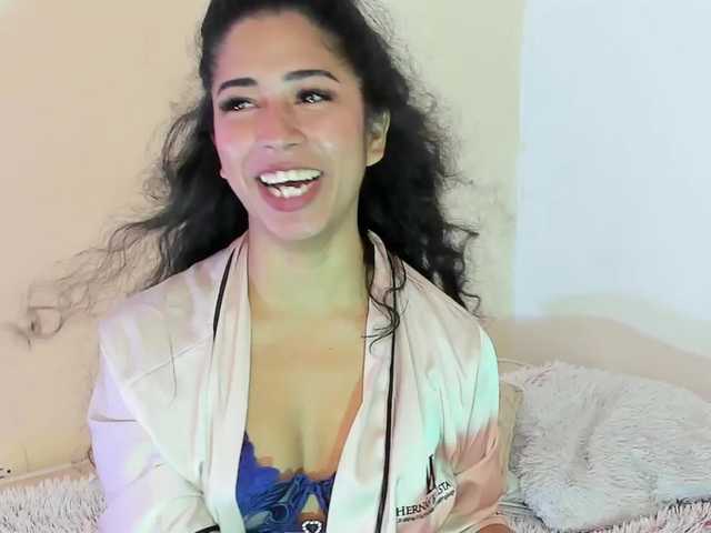 NadiaKarim live cam on BongaCams