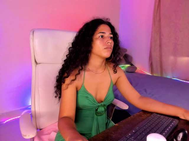NadiaKarim live webcam show